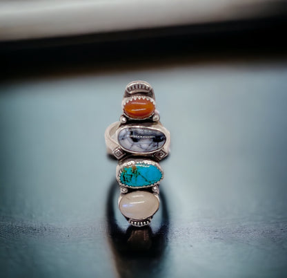 "Quatro Moonbeam" Ring